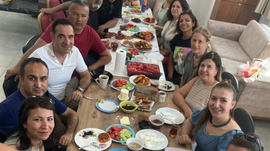 Denizköy İlkokulu'nda Öğretmenlerle Kahvaltı Etkinliği: Birlik, Beraberlik ve Yeni Hedefler